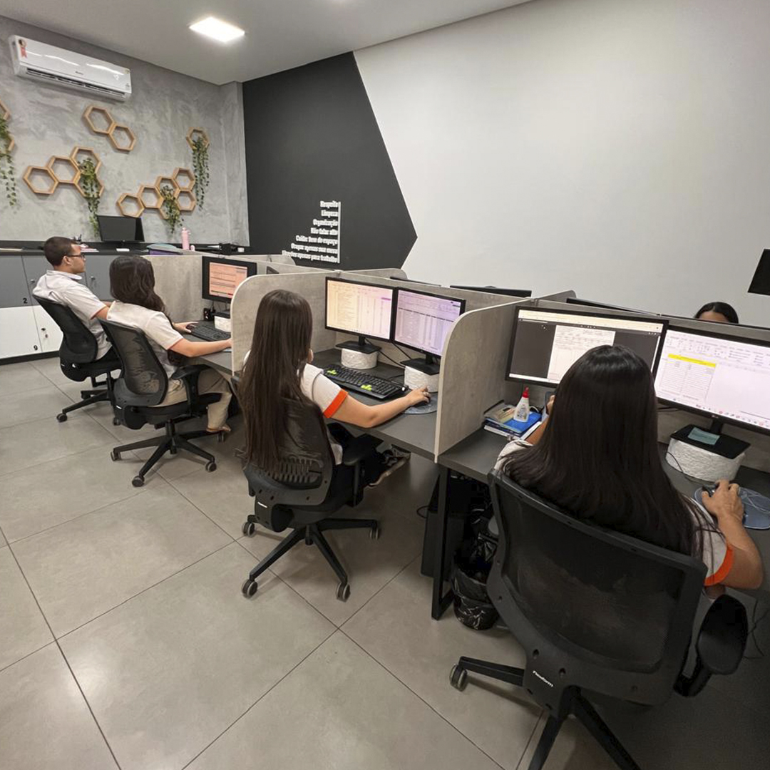 Equipe da IDR Soluções no escritório